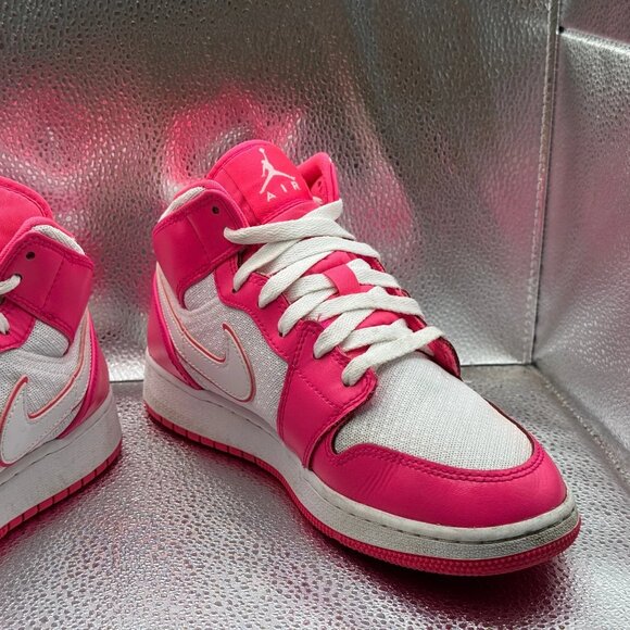 Size 6.5 Nike Air Jordan 1 Mid Kids Hyper Pink Basketball Sneakers 555112-611 - Picture 5 of 11